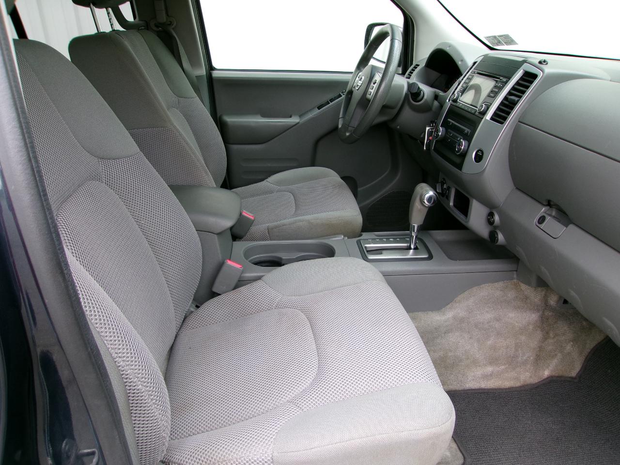 Nissan Frontier Crew Cab 4x4 SV V6 Auto 2018