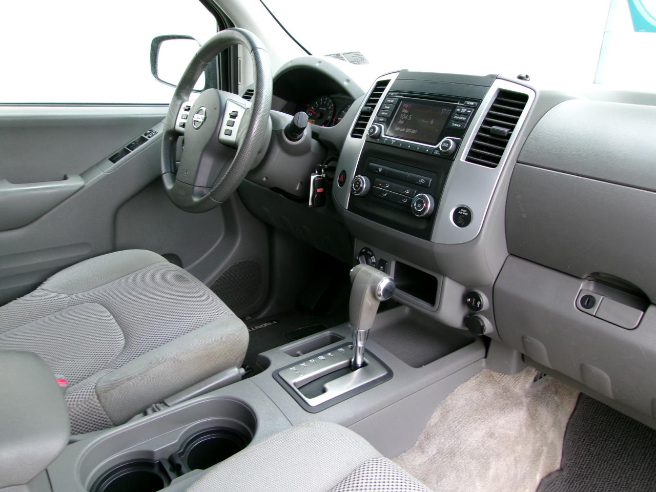 Nissan Frontier Crew Cab 4x4 SV V6 Auto 2018