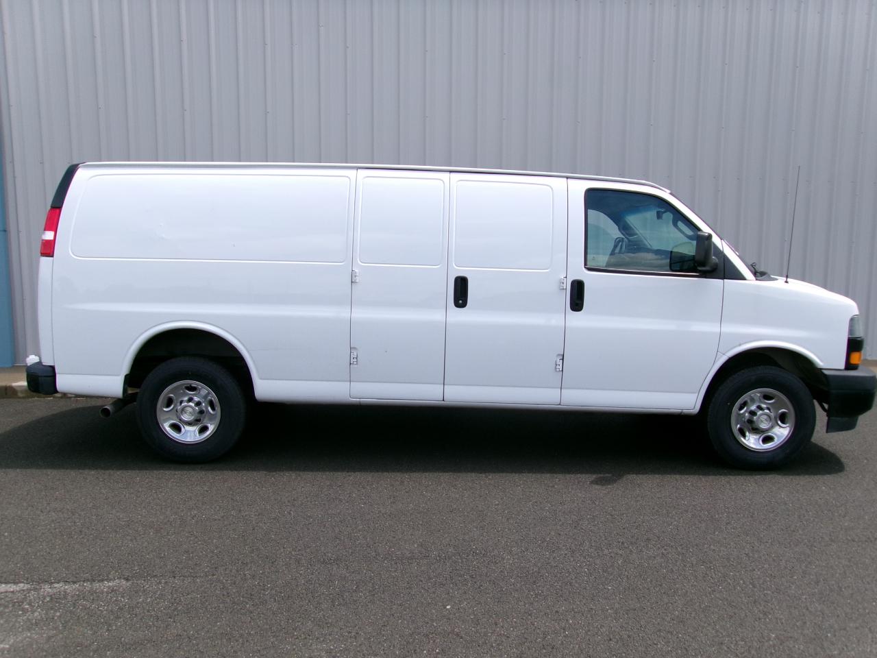 Chevrolet Express Cargo Van RWD 2500 155" 2021