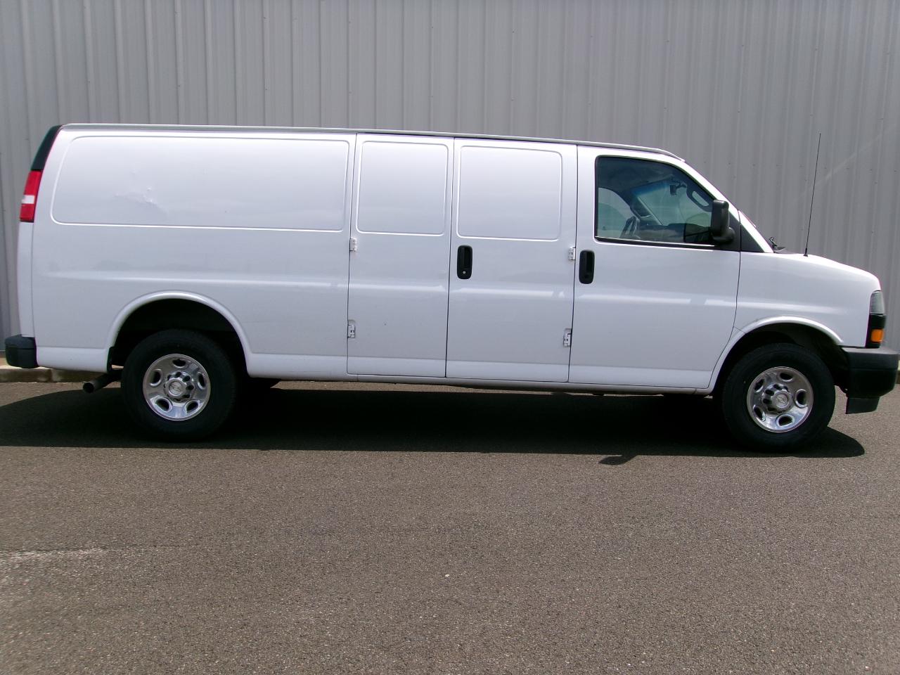 Chevrolet Express Cargo Van RWD 2500 155" 2021