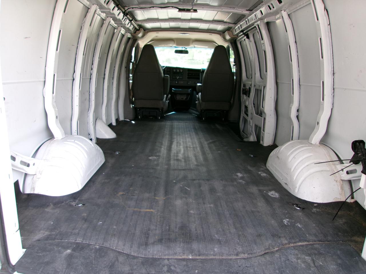 Chevrolet Express Cargo Van RWD 2500 155" 2021