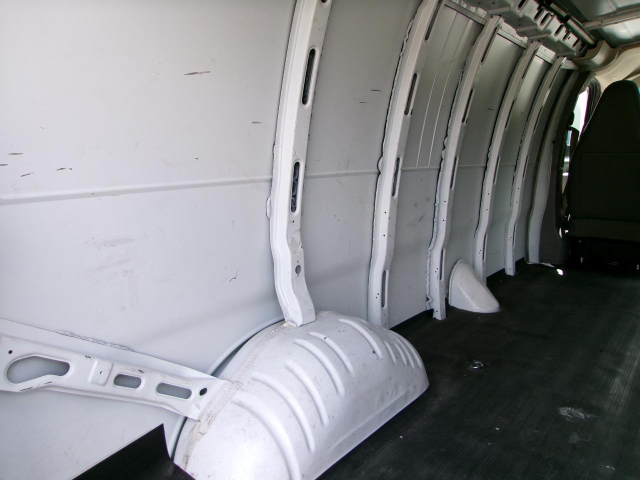 Chevrolet Express Cargo Van RWD 2500 155" 2021
