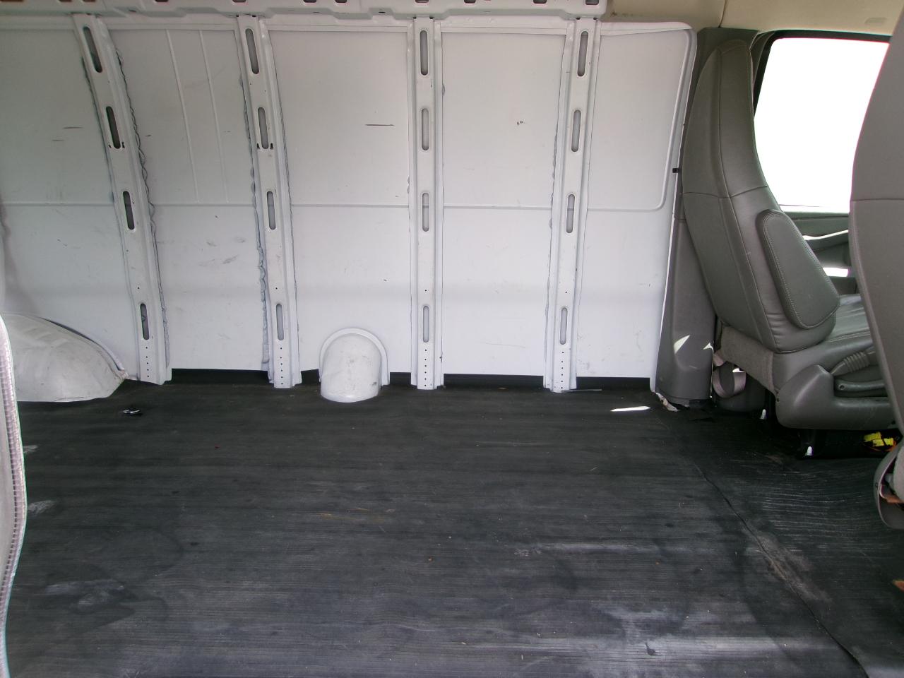 Chevrolet Express Cargo Van RWD 2500 155" 2021