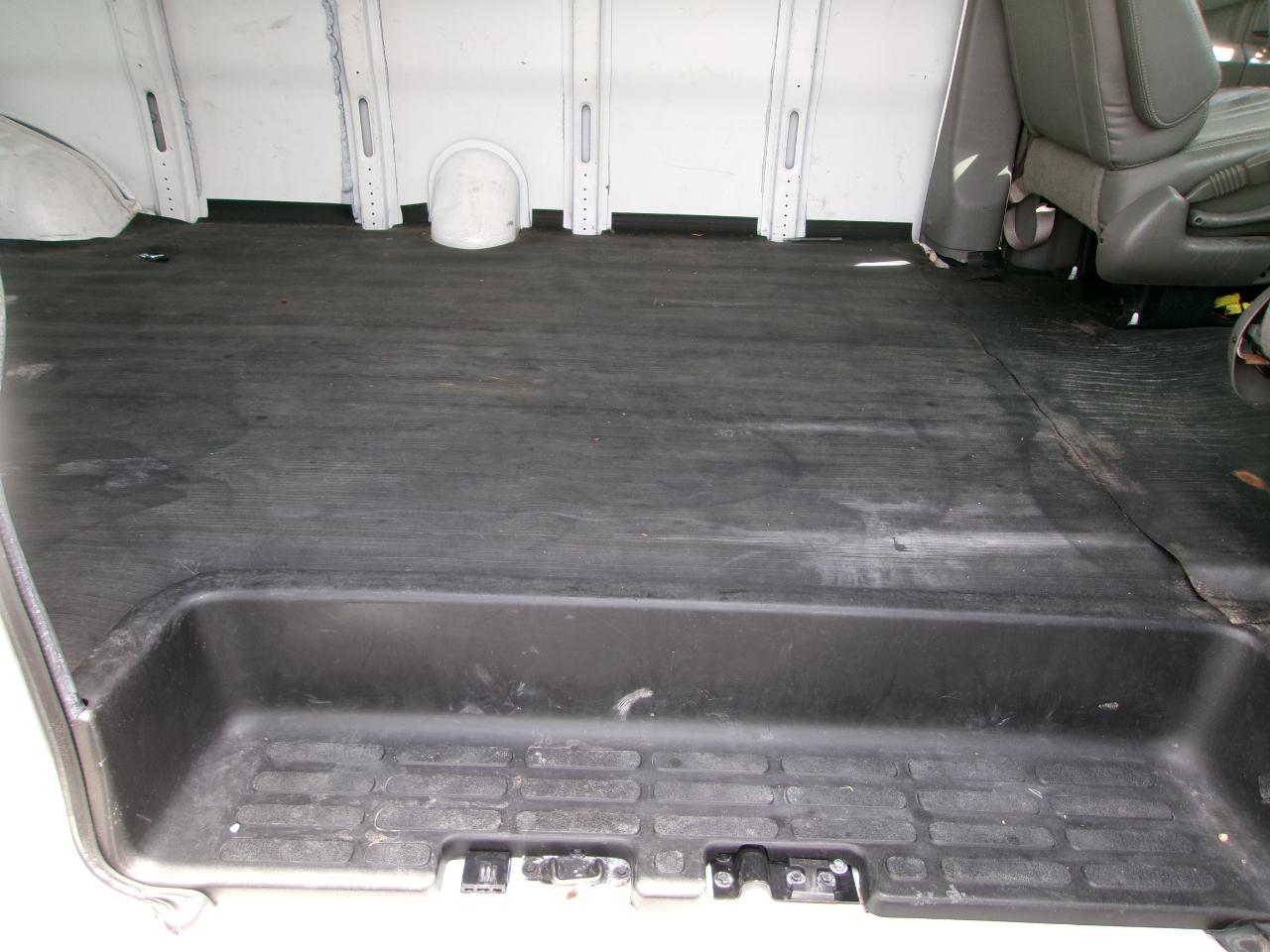 Chevrolet Express Cargo Van RWD 2500 155" 2021