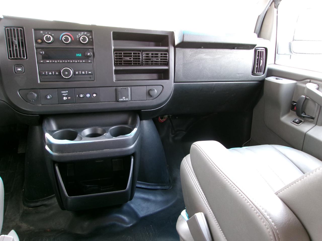 Chevrolet Express Cargo Van RWD 2500 155" 2021