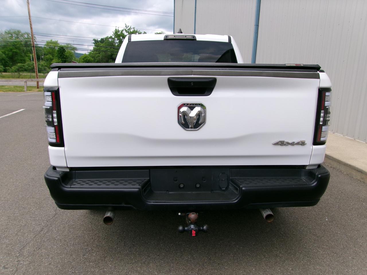 RAM 1500 Tradesman 4x4 Crew Cab 6'4" Box 2020