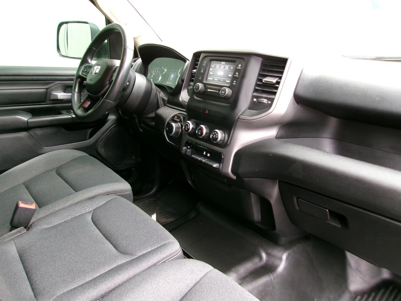 RAM 1500 Tradesman 4x4 Crew Cab 6'4" Box 2020