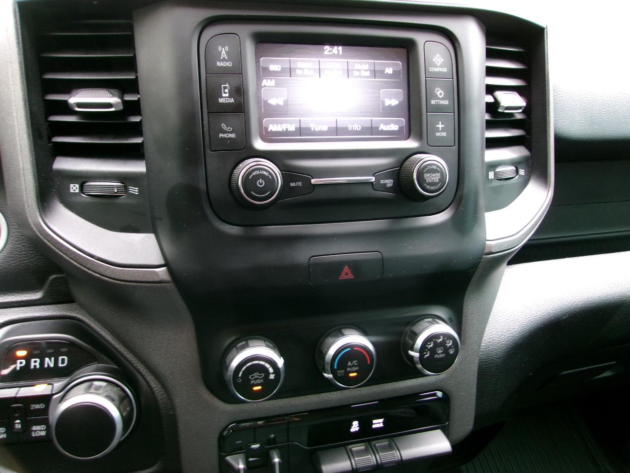 RAM 1500 Tradesman 4x4 Crew Cab 6'4" Box 2020