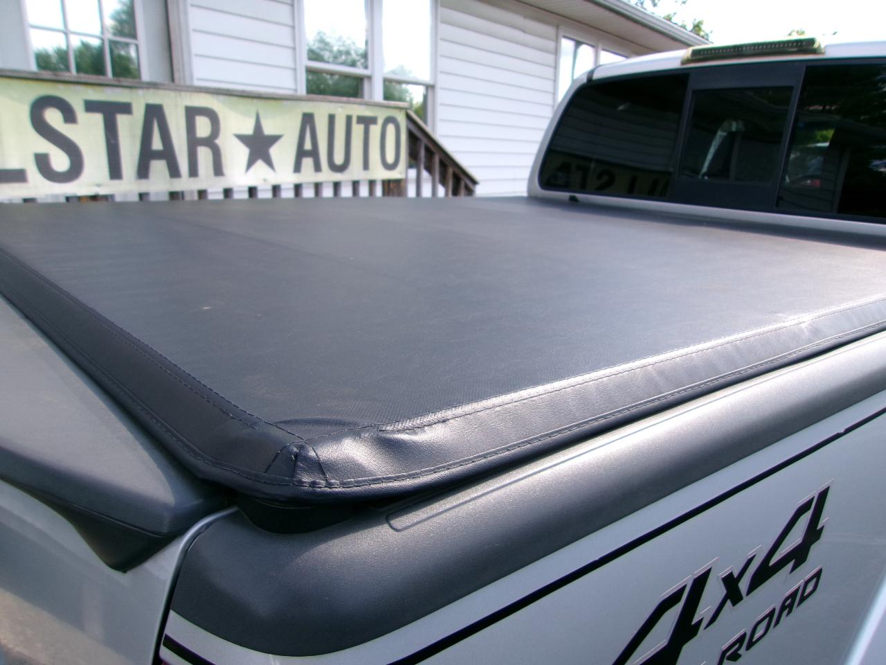 Nissan Frontier 4WD Crew Cab LWB Auto SV 2016
