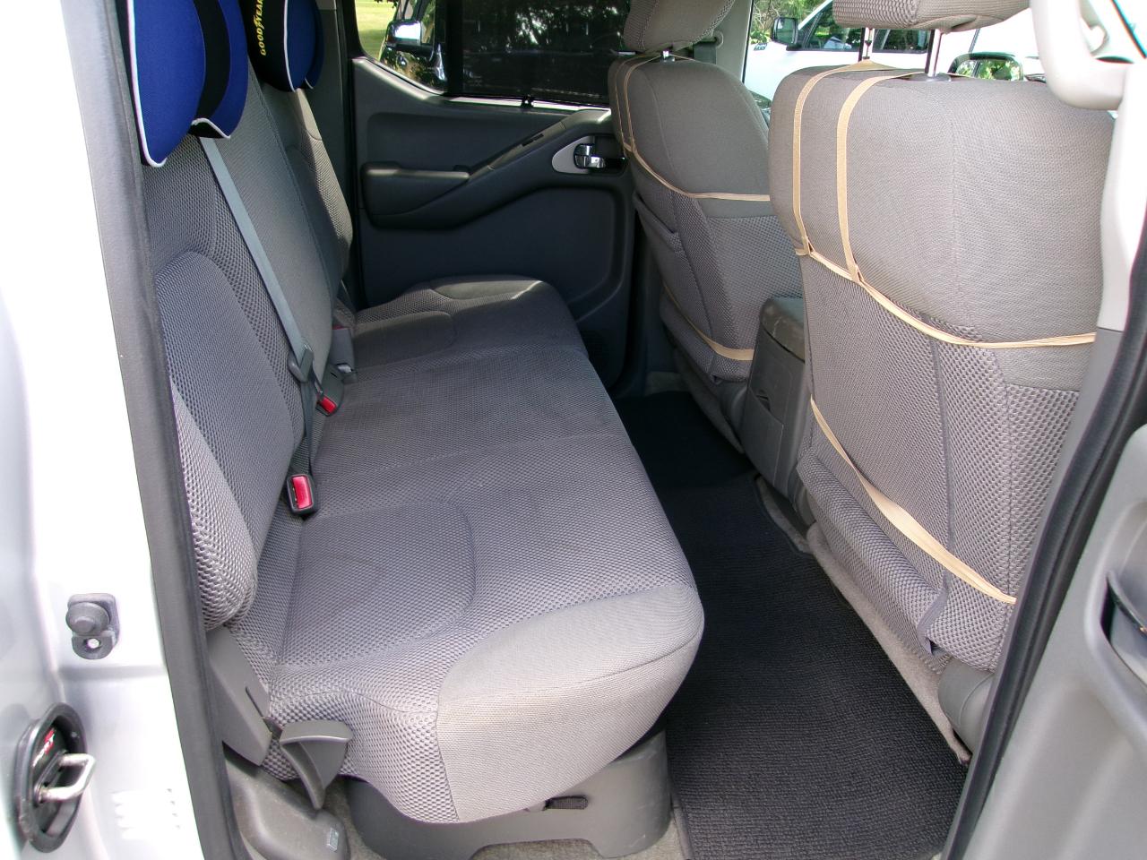 Nissan Frontier 4WD Crew Cab LWB Auto SV 2016