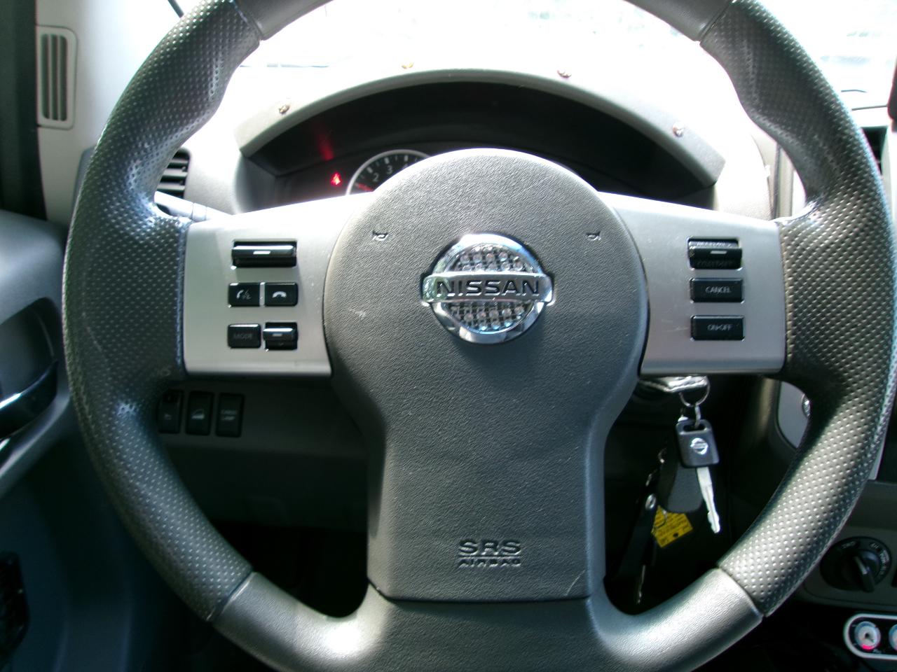 Nissan Frontier 4WD Crew Cab LWB Auto SV 2016