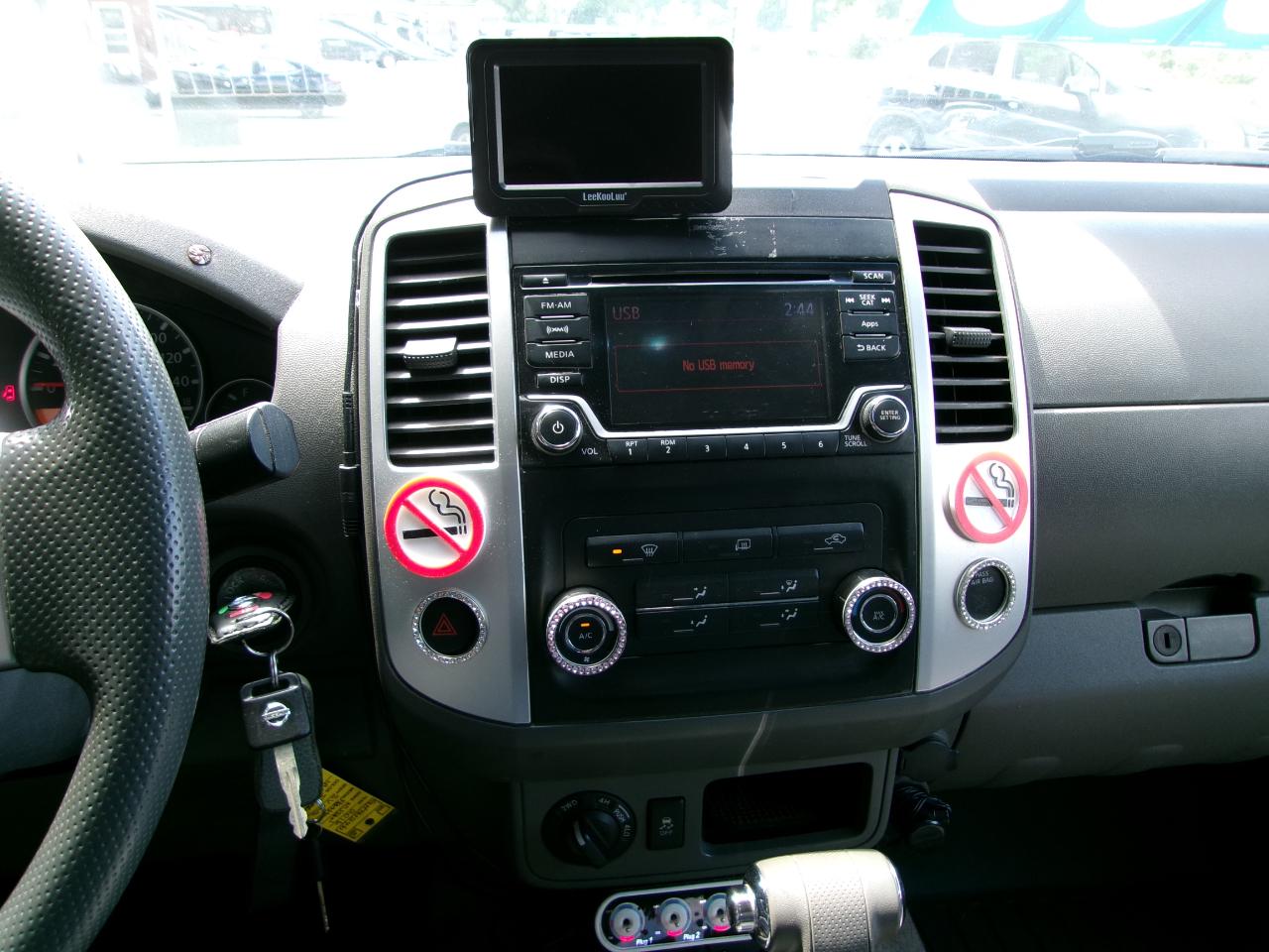 Nissan Frontier 4WD Crew Cab LWB Auto SV 2016