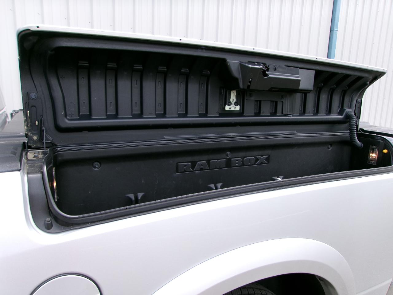 RAM 1500 Laramie 4x4 Crew Cab 5'7" Box 2017