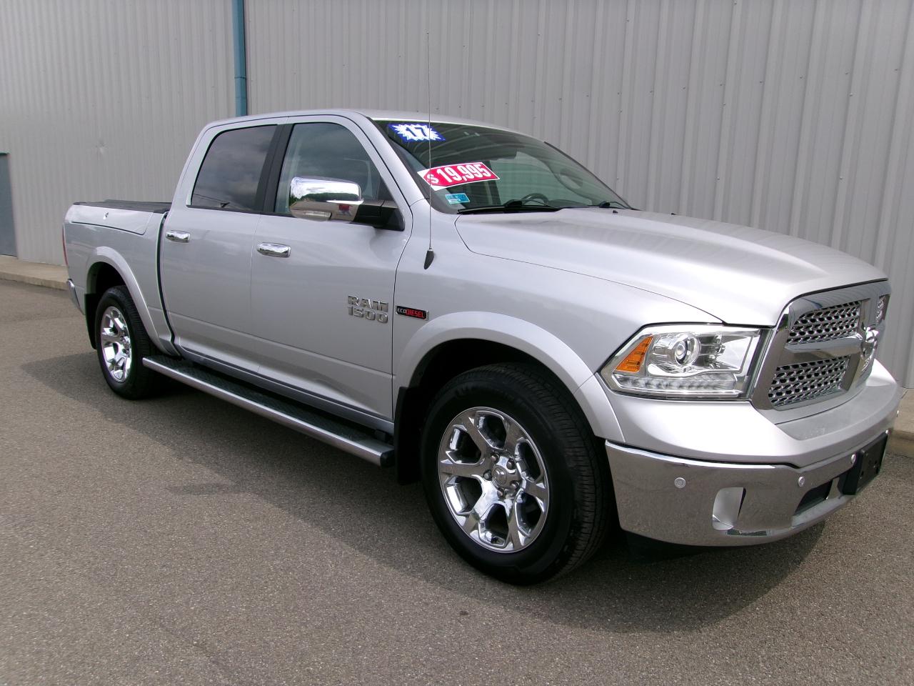 RAM 1500 Laramie 4x4 Crew Cab 5'7" Box 2017