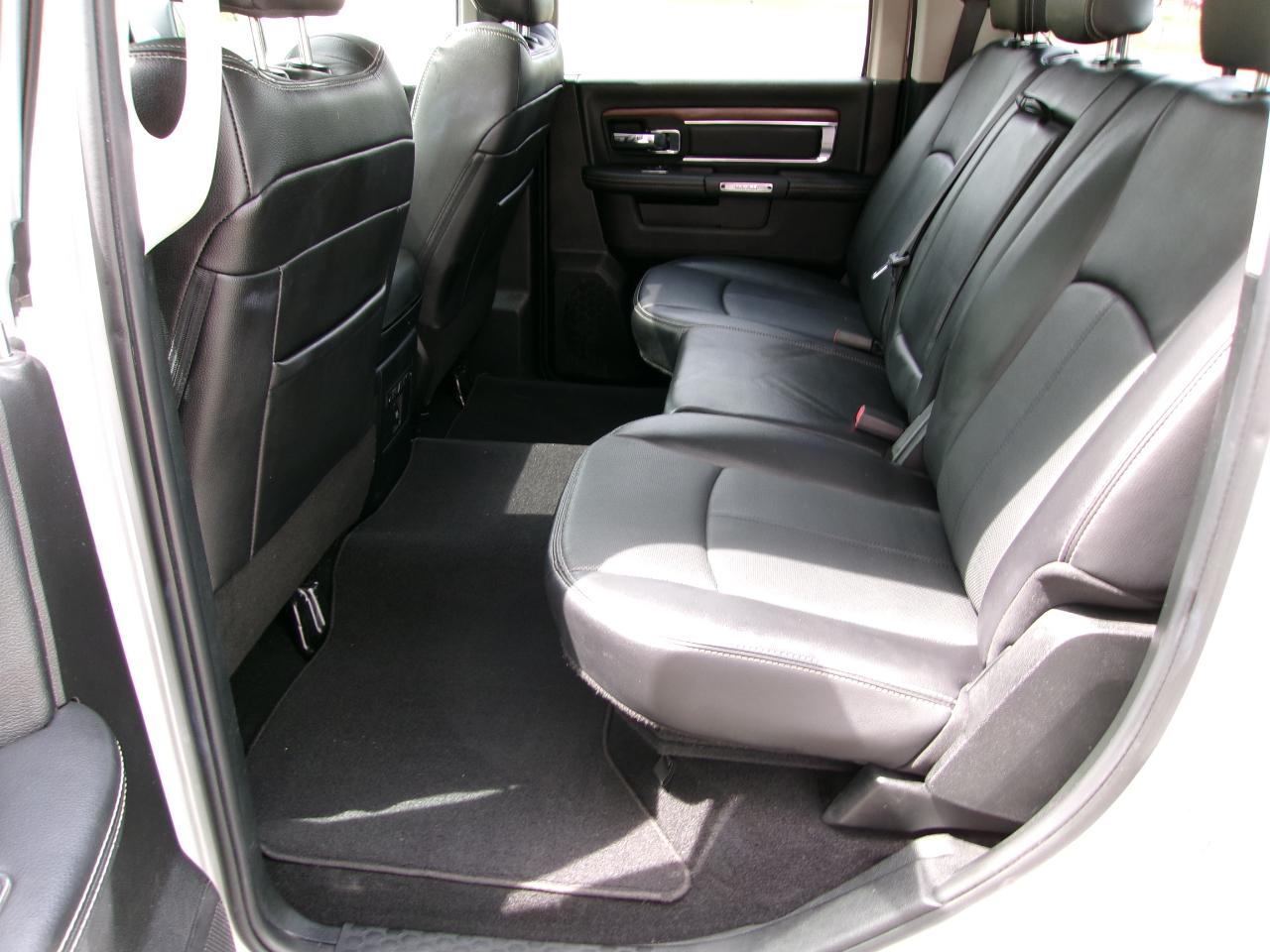 RAM 1500 Laramie 4x4 Crew Cab 5'7" Box 2017