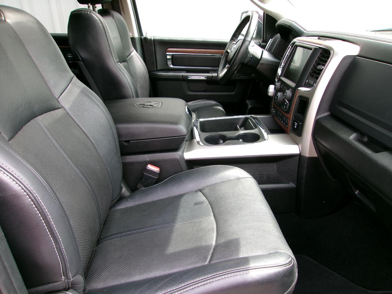 RAM 1500 Laramie 4x4 Crew Cab 5'7" Box 2017