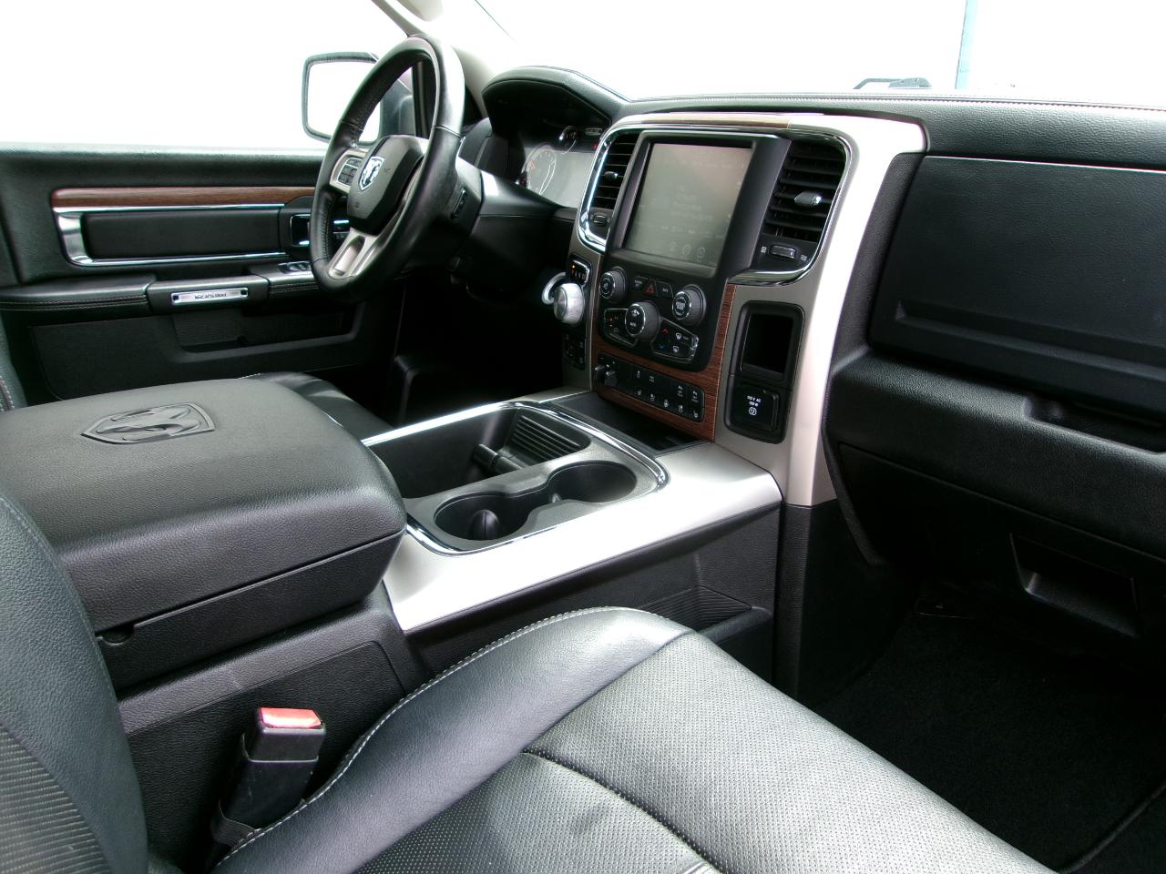 RAM 1500 Laramie 4x4 Crew Cab 5'7" Box 2017