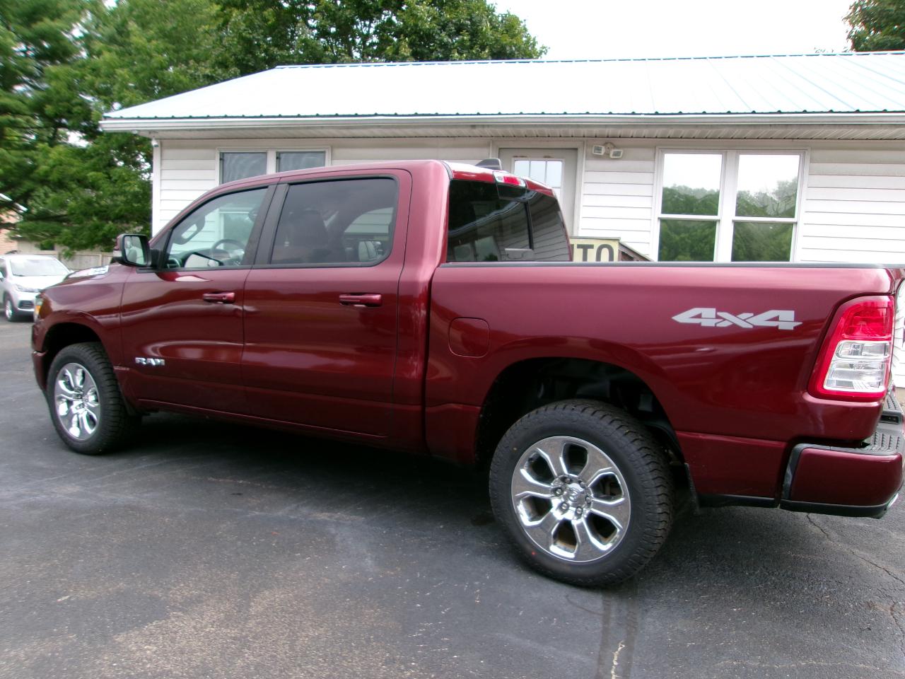 RAM 1500 Big Horn/Lone Star 4x4 Crew Cab 5'7" Box 2019