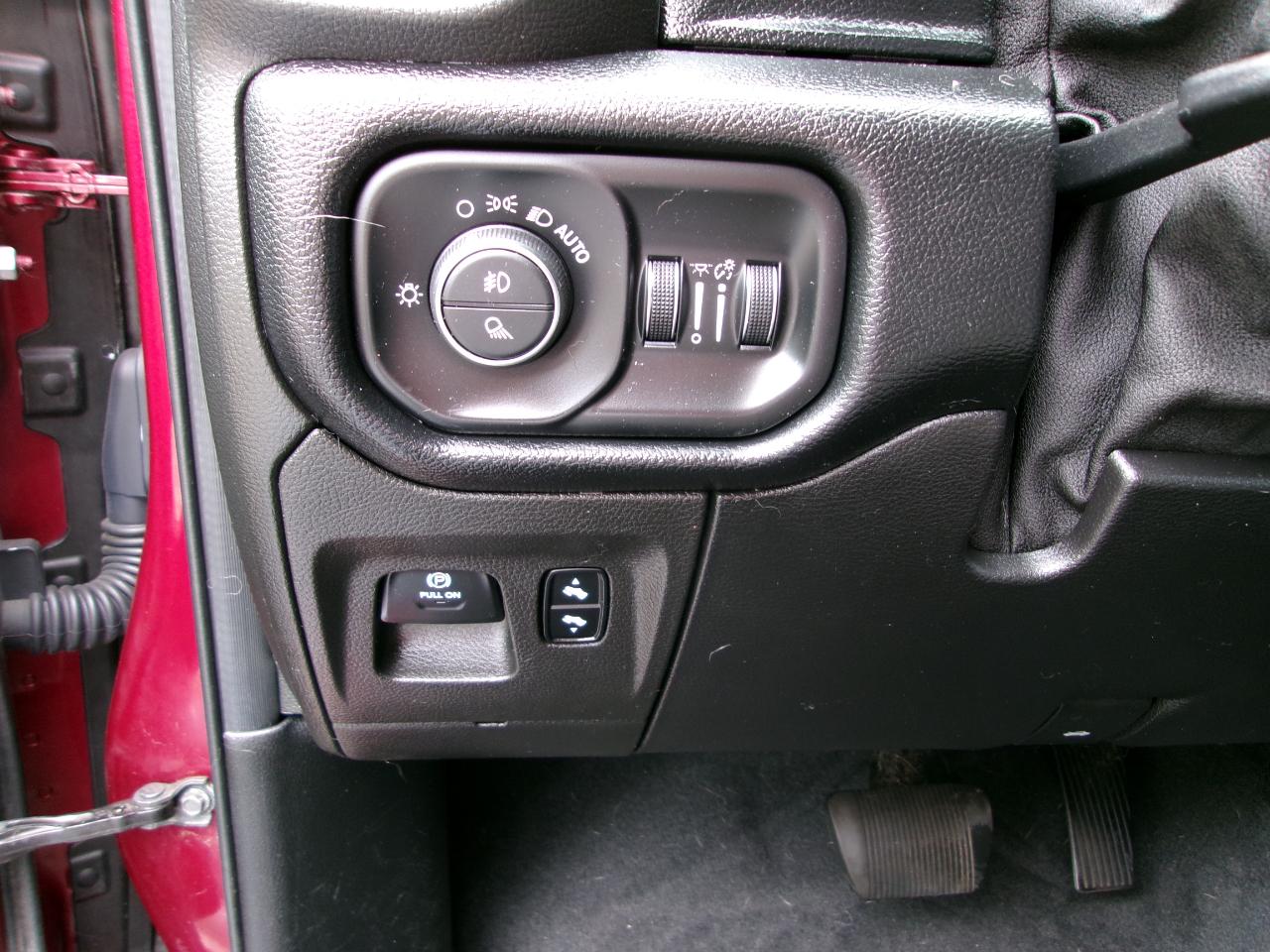 RAM 1500 Big Horn/Lone Star 4x4 Crew Cab 5'7" Box 2019
