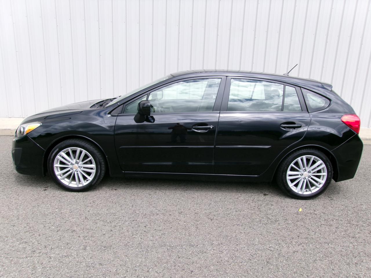 Subaru Impreza Wagon 5dr Auto 2.0i Premium 2013