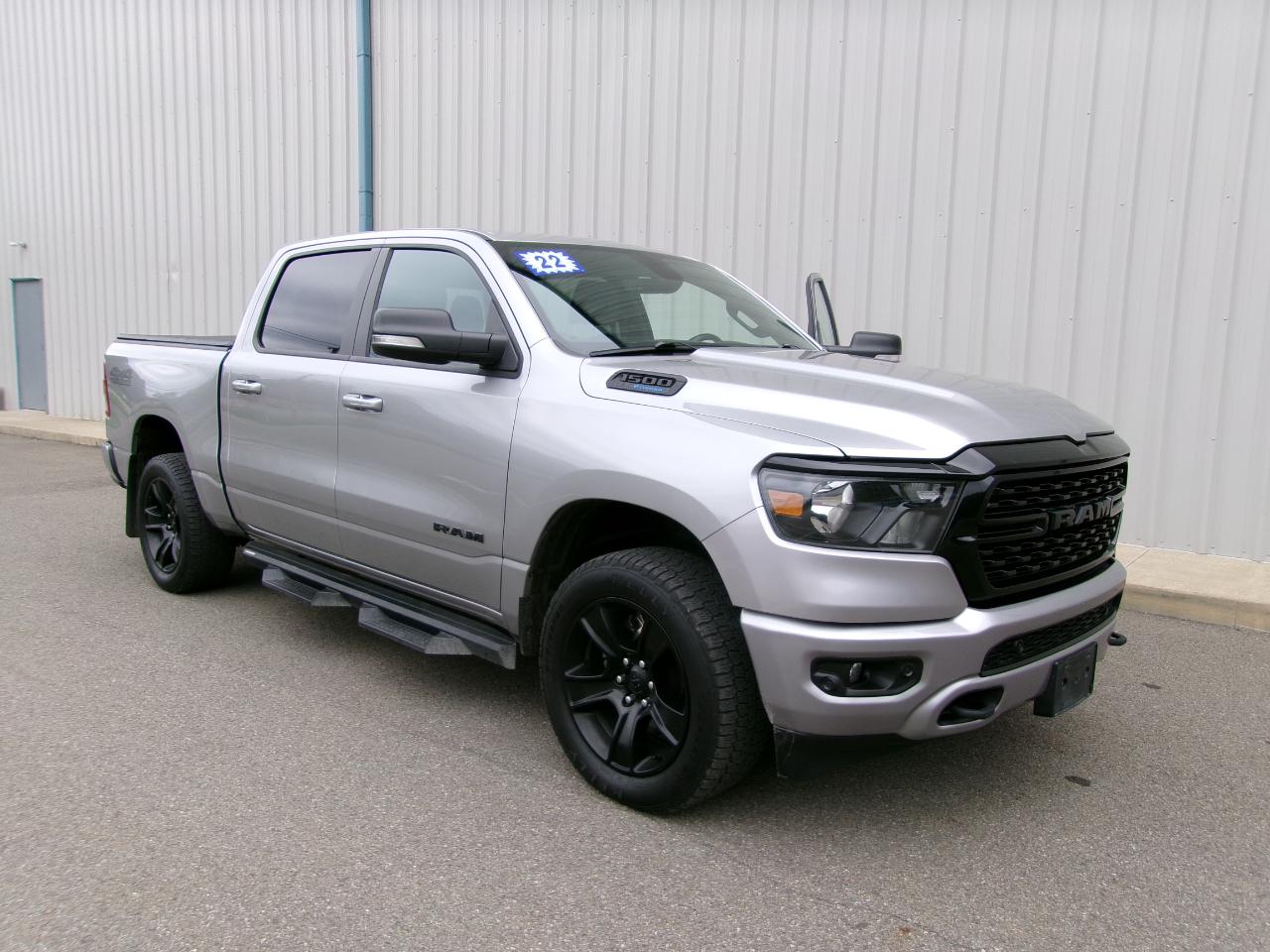 RAM 1500 Big Horn 4x4 Crew Cab 5'7" Box 2022