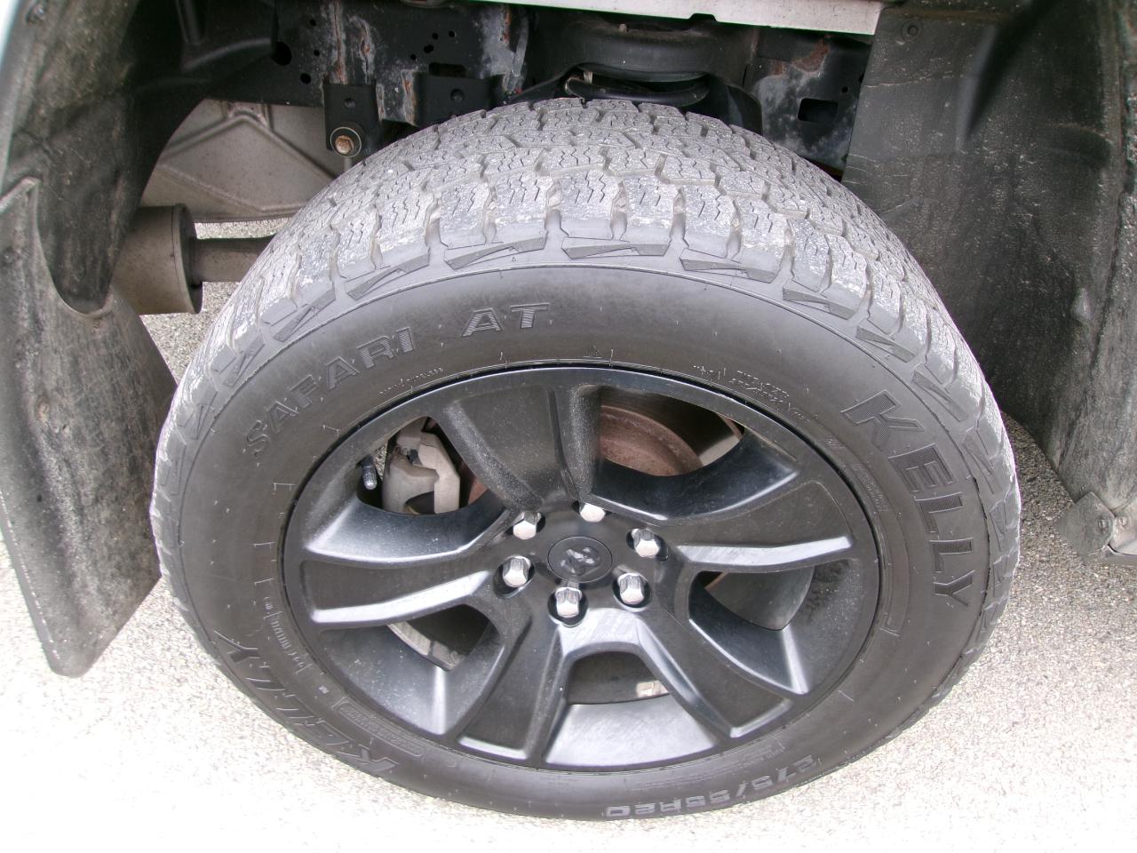 RAM 1500 Big Horn 4x4 Crew Cab 5'7" Box 2022