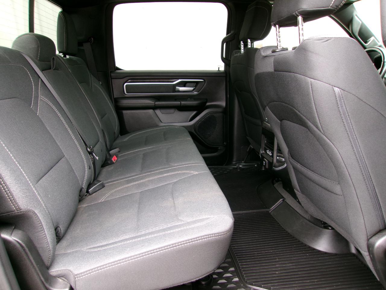 RAM 1500 Big Horn 4x4 Crew Cab 5'7" Box 2022