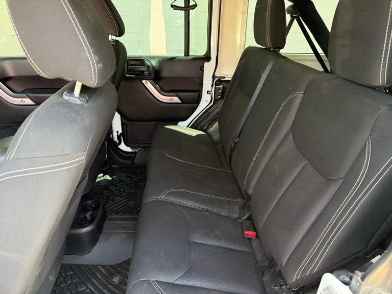 Jeep Wrangler Unlimited Rubicon 4WD 2015