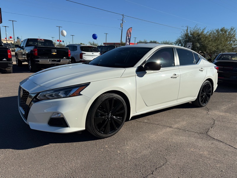 2022 Nissan Altima 2.5 SR
