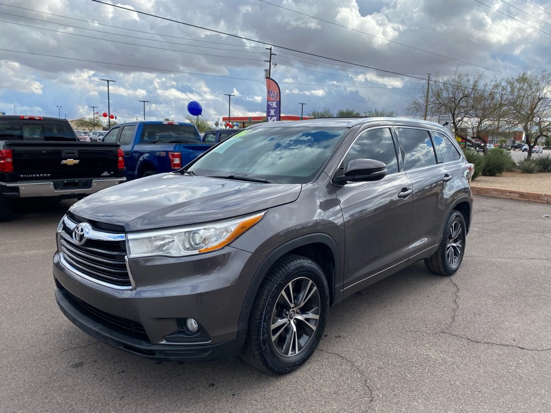 2016 Toyota Highlander XLE's photo