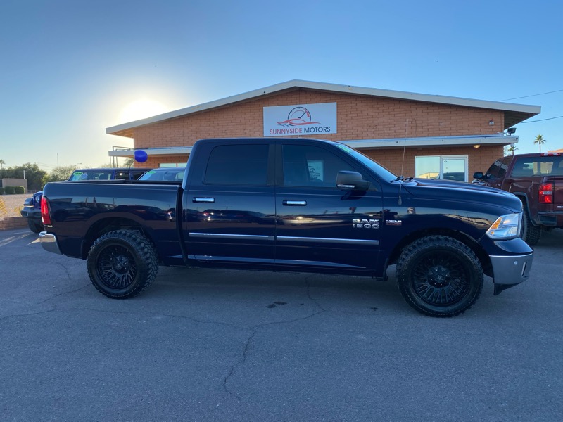 RAM 1500 Lone Star Crew Cab SB 2WD 2016