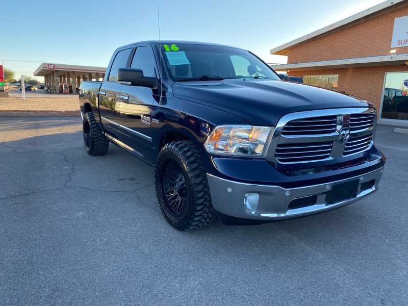 RAM 1500 Lone Star Crew Cab SB 2WD 2016