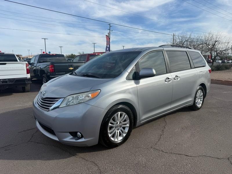 Toyota Sienna XLE FWD 8-Passenger V6 2015
