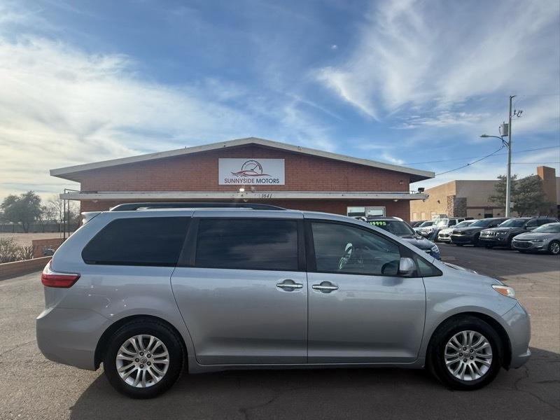 Toyota Sienna XLE FWD 8-Passenger V6 2015