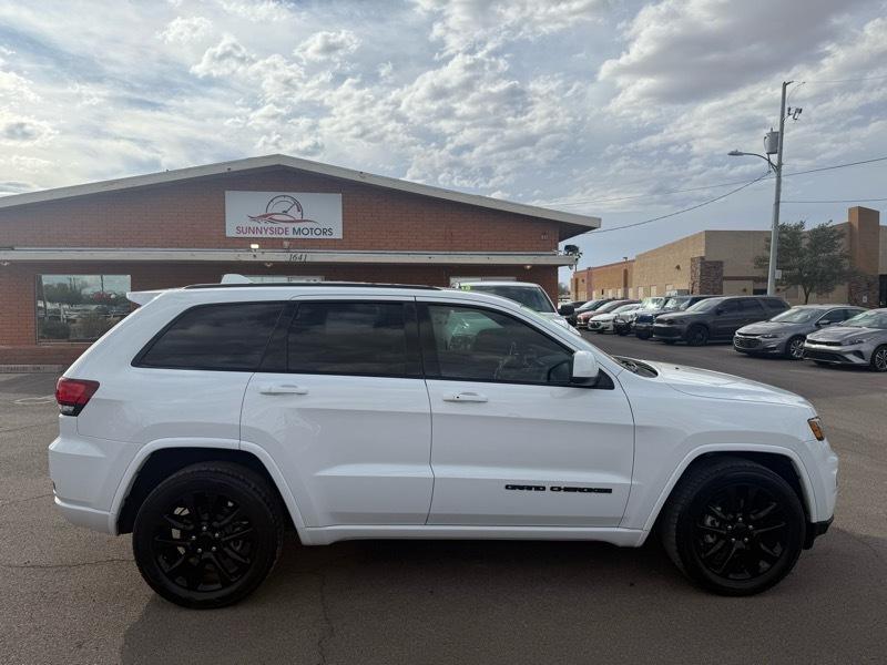 Jeep Grand Cherokee Laredo 2WD 2018