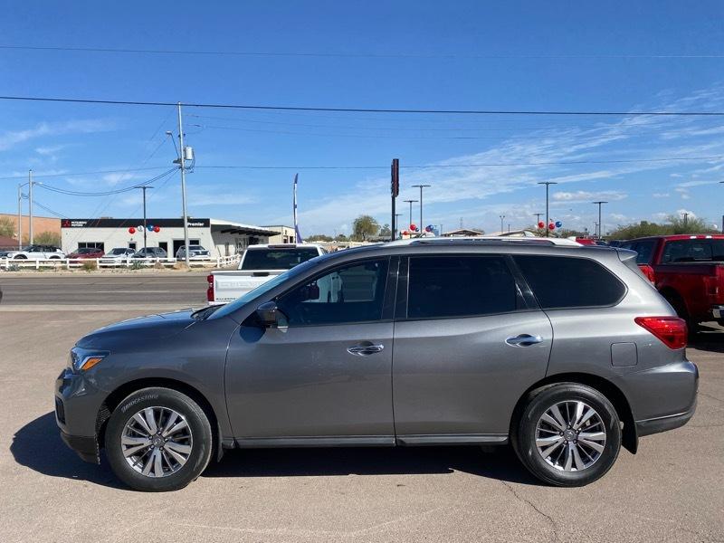 Nissan Pathfinder S 2020