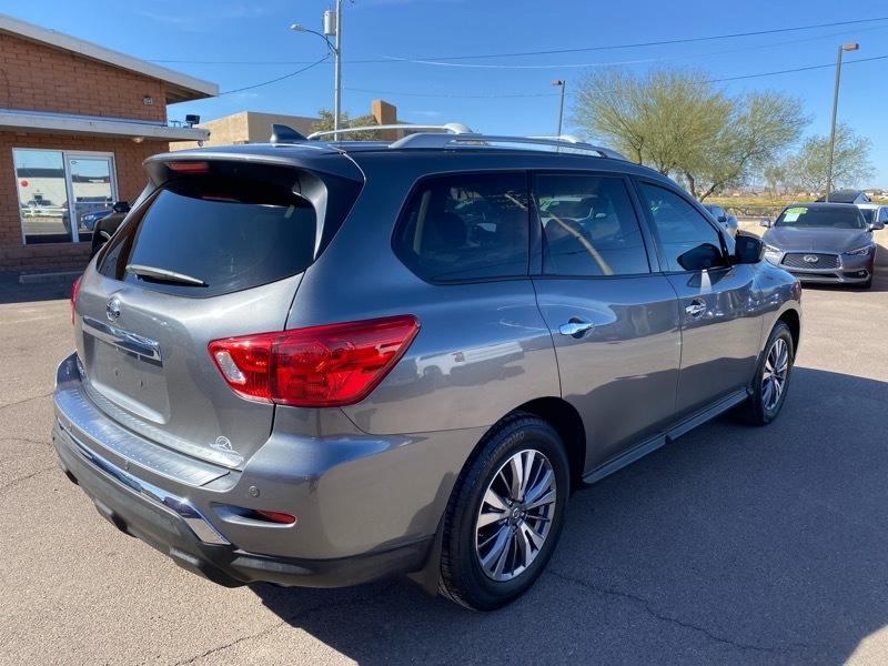 Nissan Pathfinder S 2020