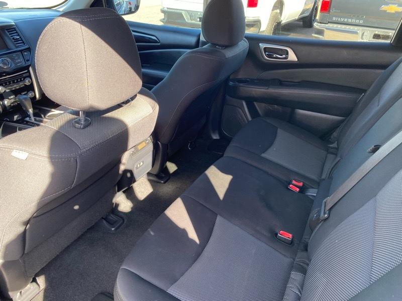 Nissan Pathfinder S 2020