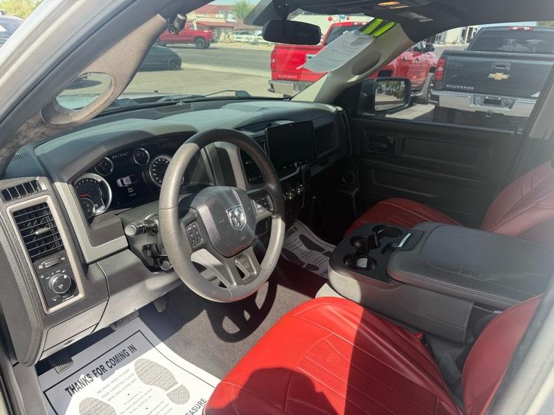 RAM 1500 Tradesman Quad Cab 2WD 2017