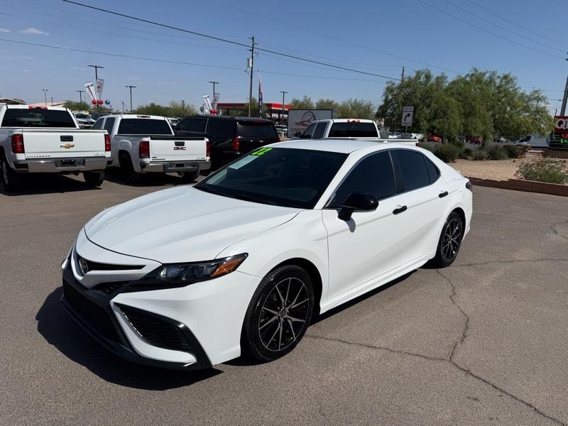 2022 Toyota Camry SE