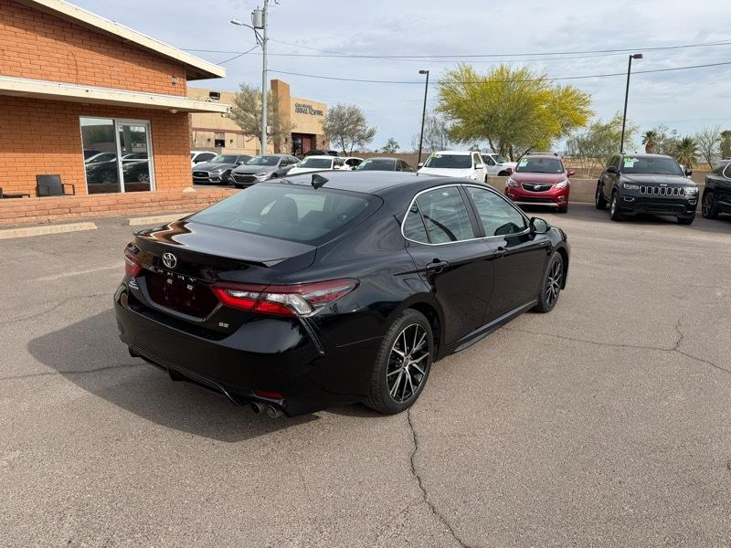 Toyota Camry SE 2022