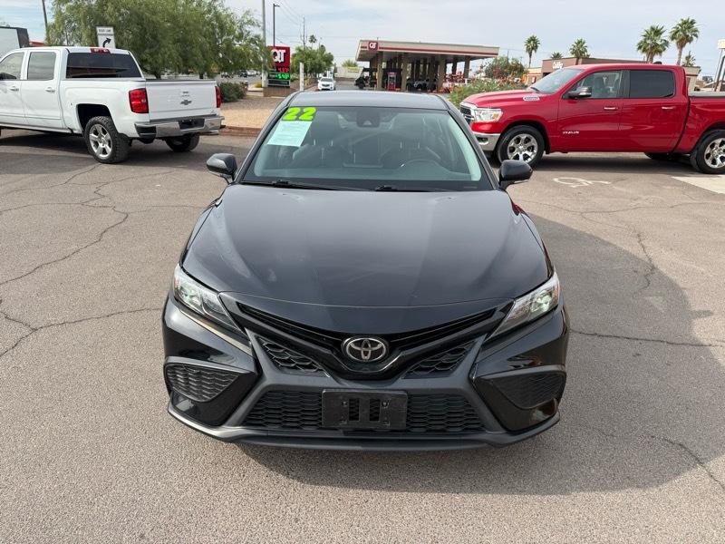 Toyota Camry SE 2022
