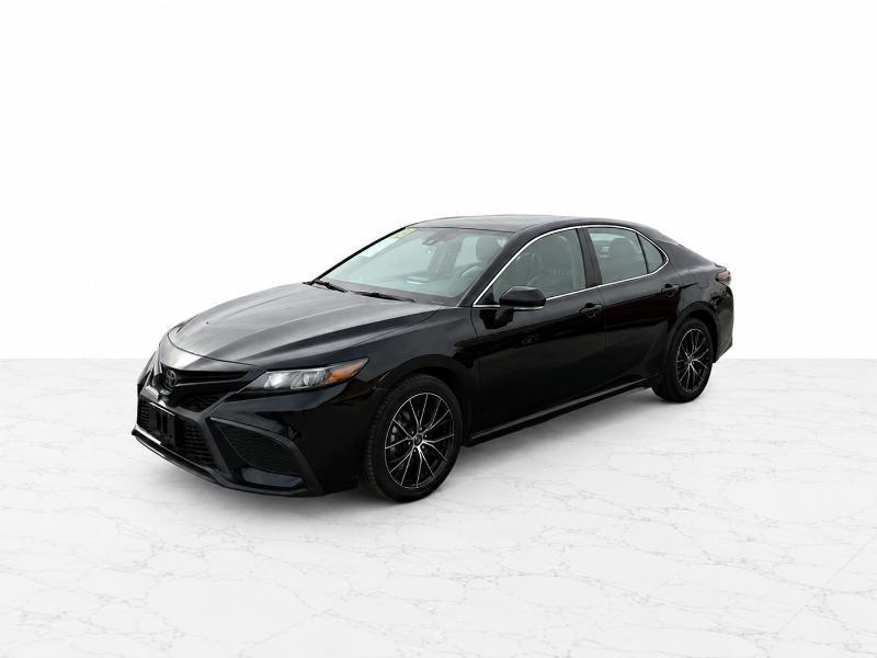 Toyota Camry SE 2022