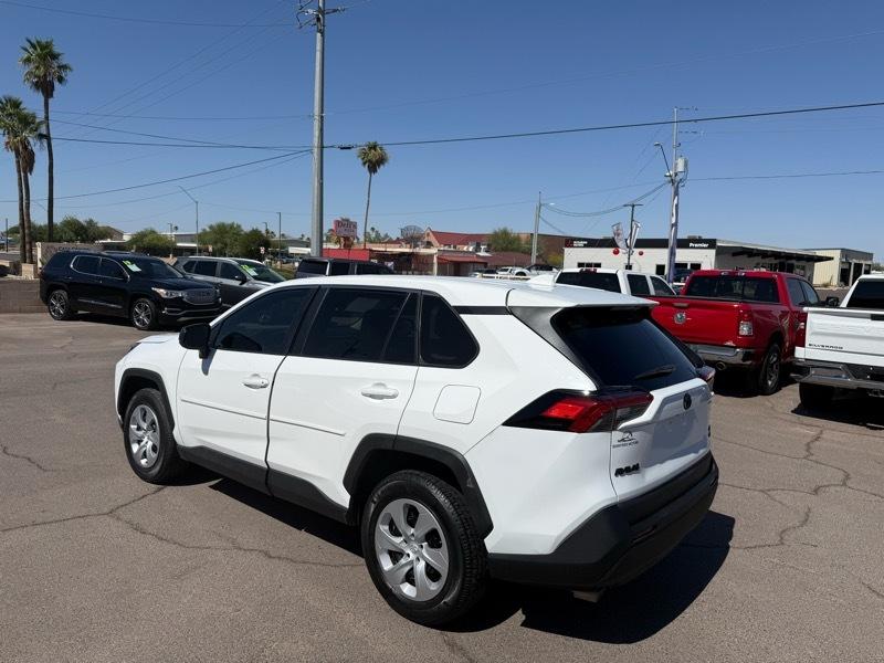 Toyota RAV4 LE AWD 2021