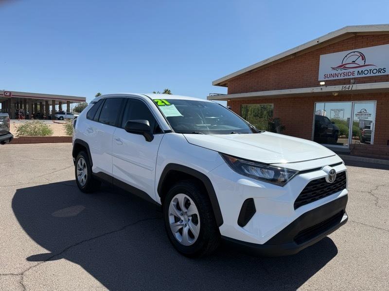Toyota RAV4 LE AWD 2021
