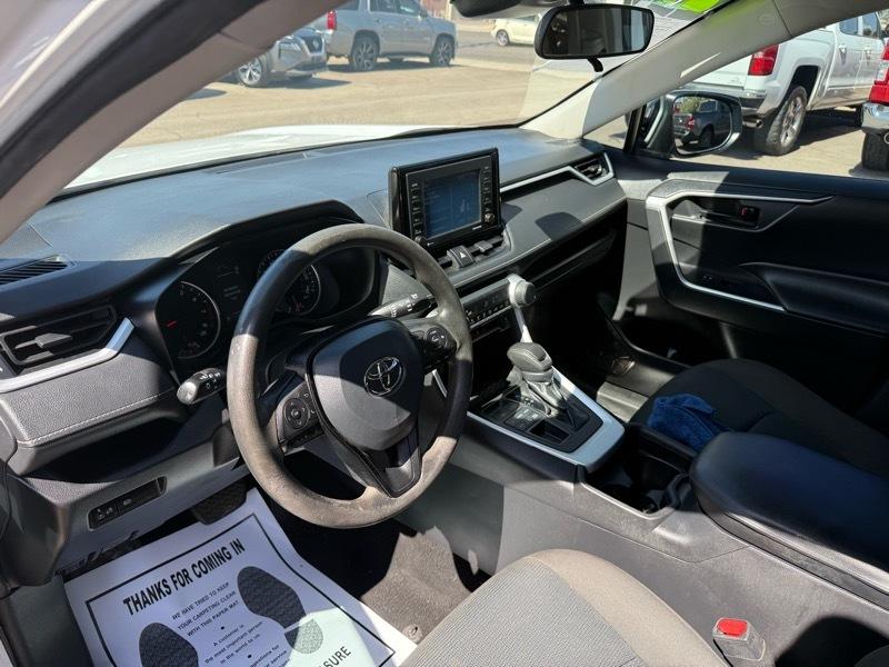 Toyota RAV4 LE AWD 2021
