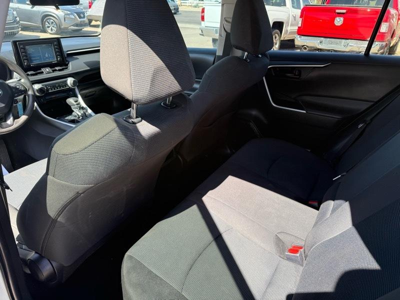 Toyota RAV4 LE AWD 2021