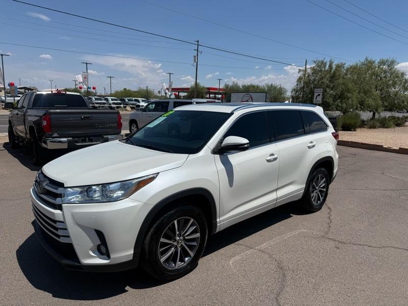 Toyota Highlander SE FWD V6 2017