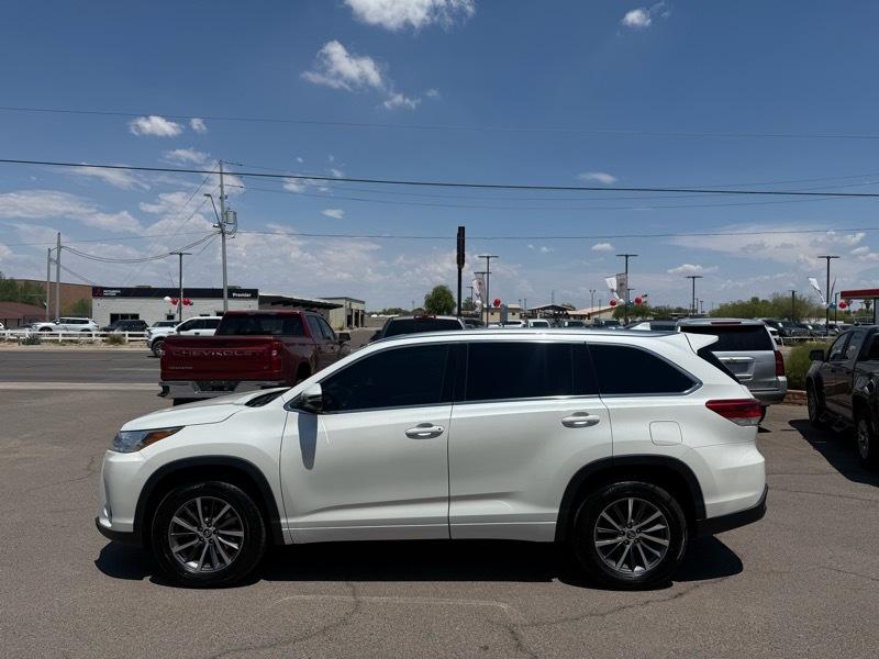 Toyota Highlander SE FWD V6 2017