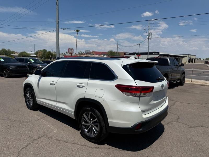 Toyota Highlander SE FWD V6 2017